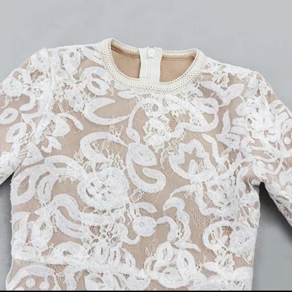 🌹NWT  Glamorous Bodycone Lace & Sequence Embroidery  Jumpsuit whith Belth. XL - Picture 3 of 16